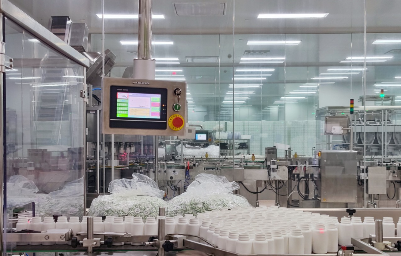 Pharmaceutical filling machine